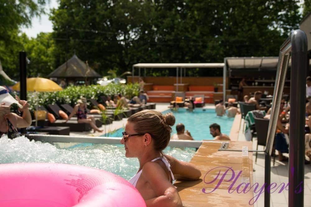 Player'S Pool&Rooms Vonyarcvashegy Extérieur photo