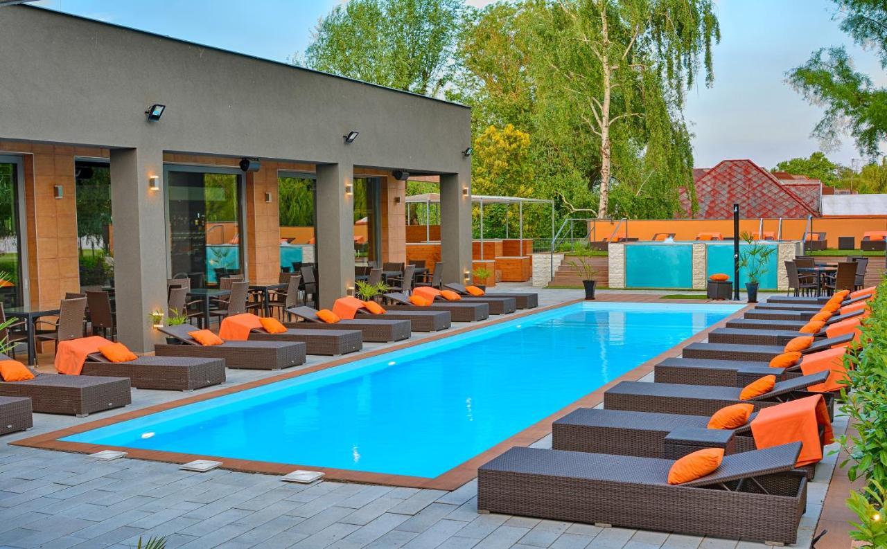 Player'S Pool&Rooms Vonyarcvashegy Extérieur photo